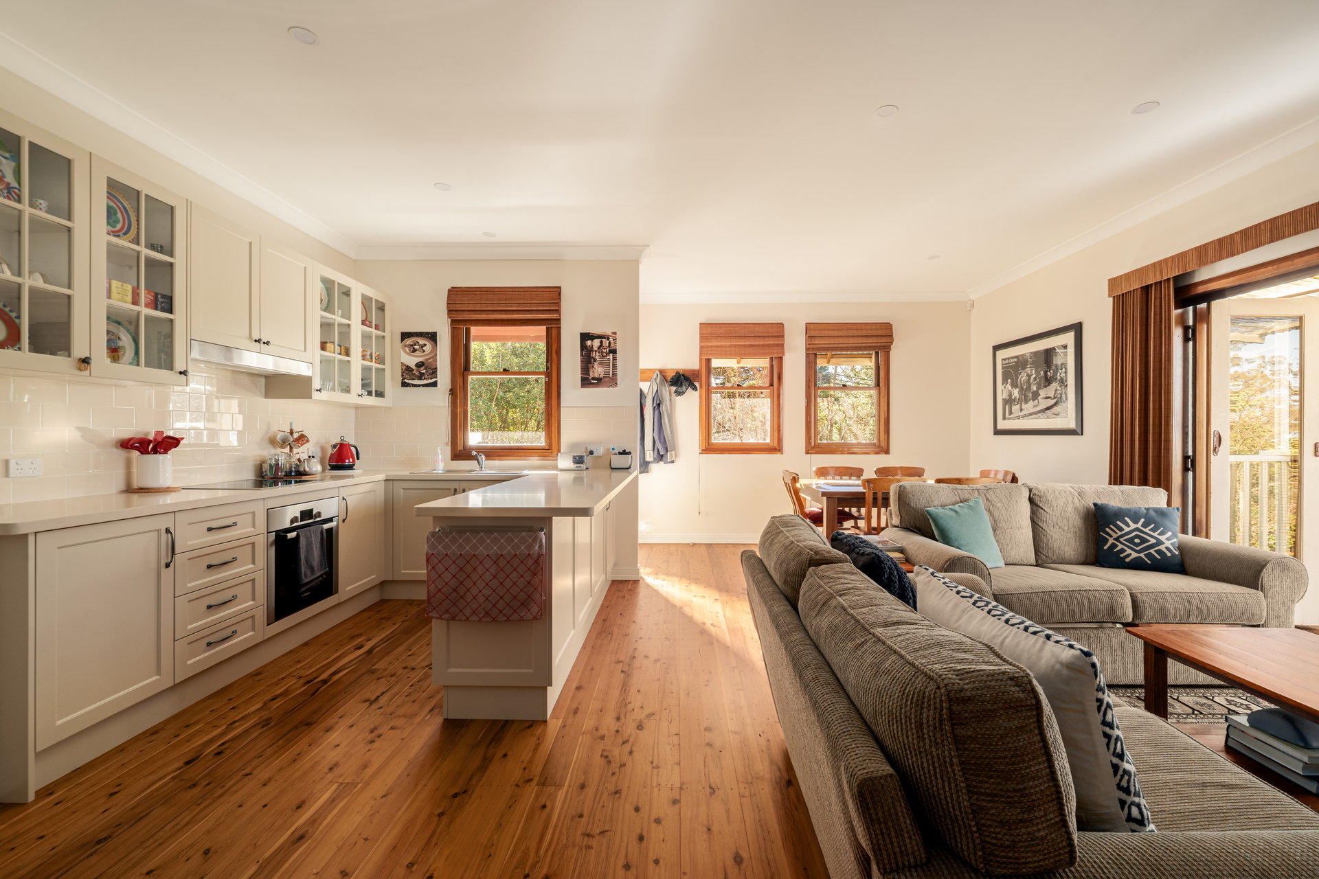 10 Warne Street, Katoomba, NSW 2780 AUS