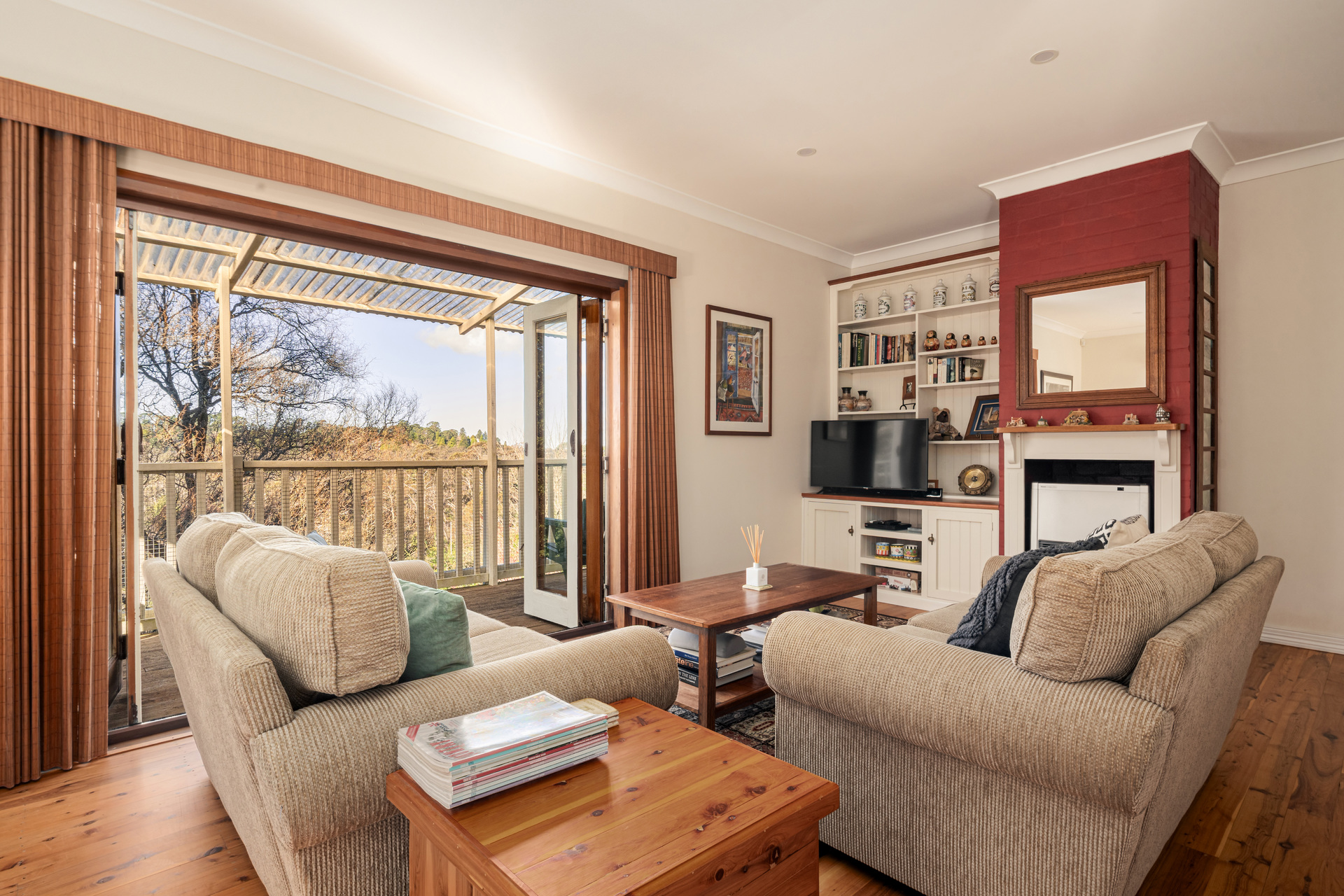 10 Warne Street, Katoomba, NSW 2780 AUS