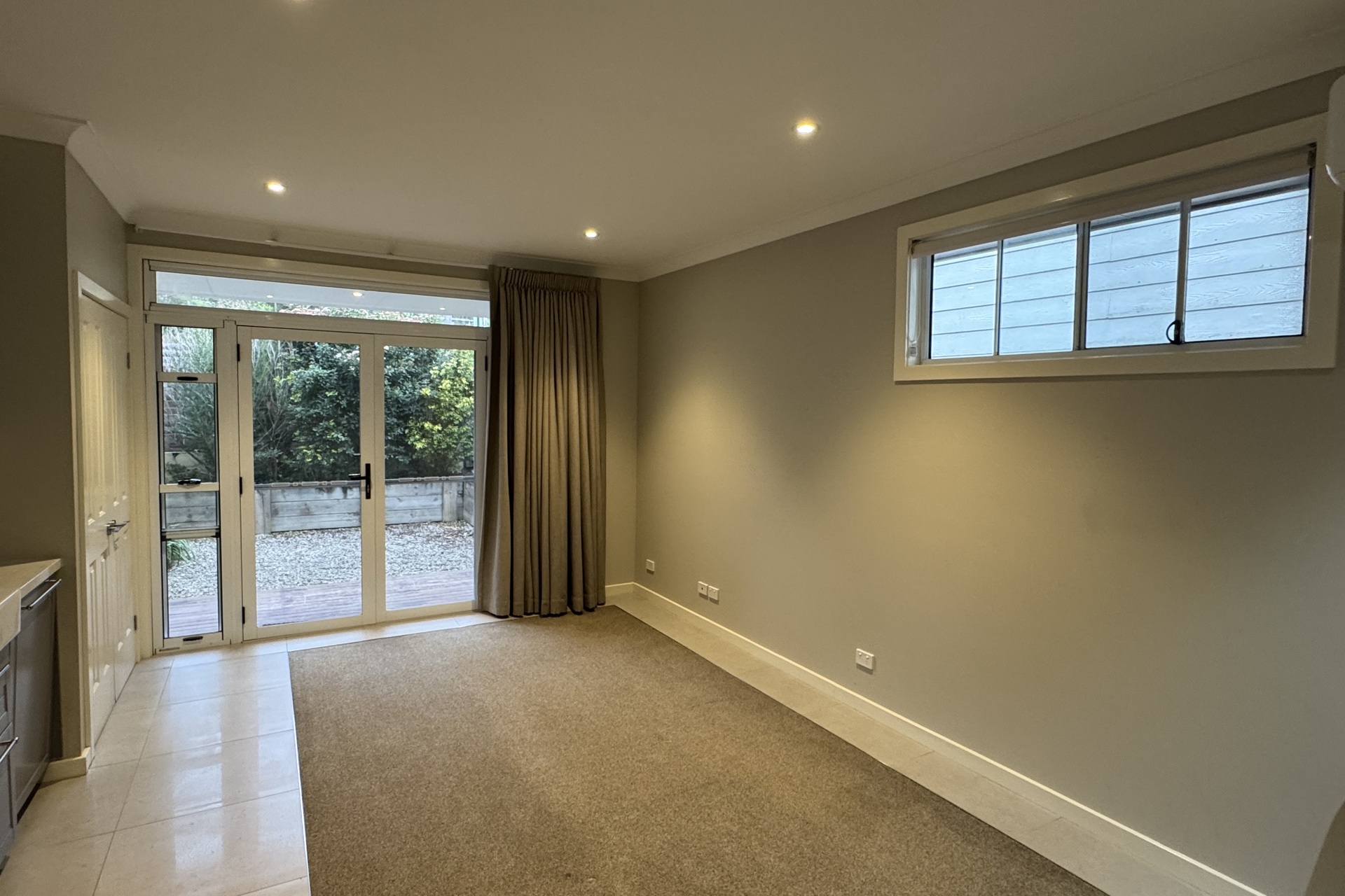 27A Railway Parade, Bullaburra, NSW 2784 AUS