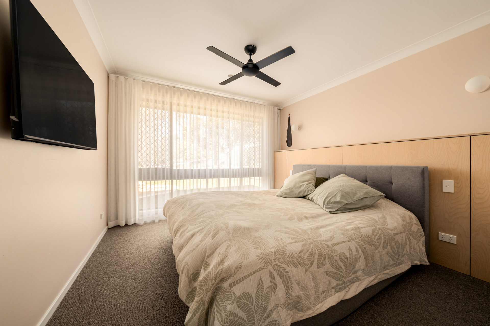 2 De Quency Road, Bullaburra, NSW 2784 AUS