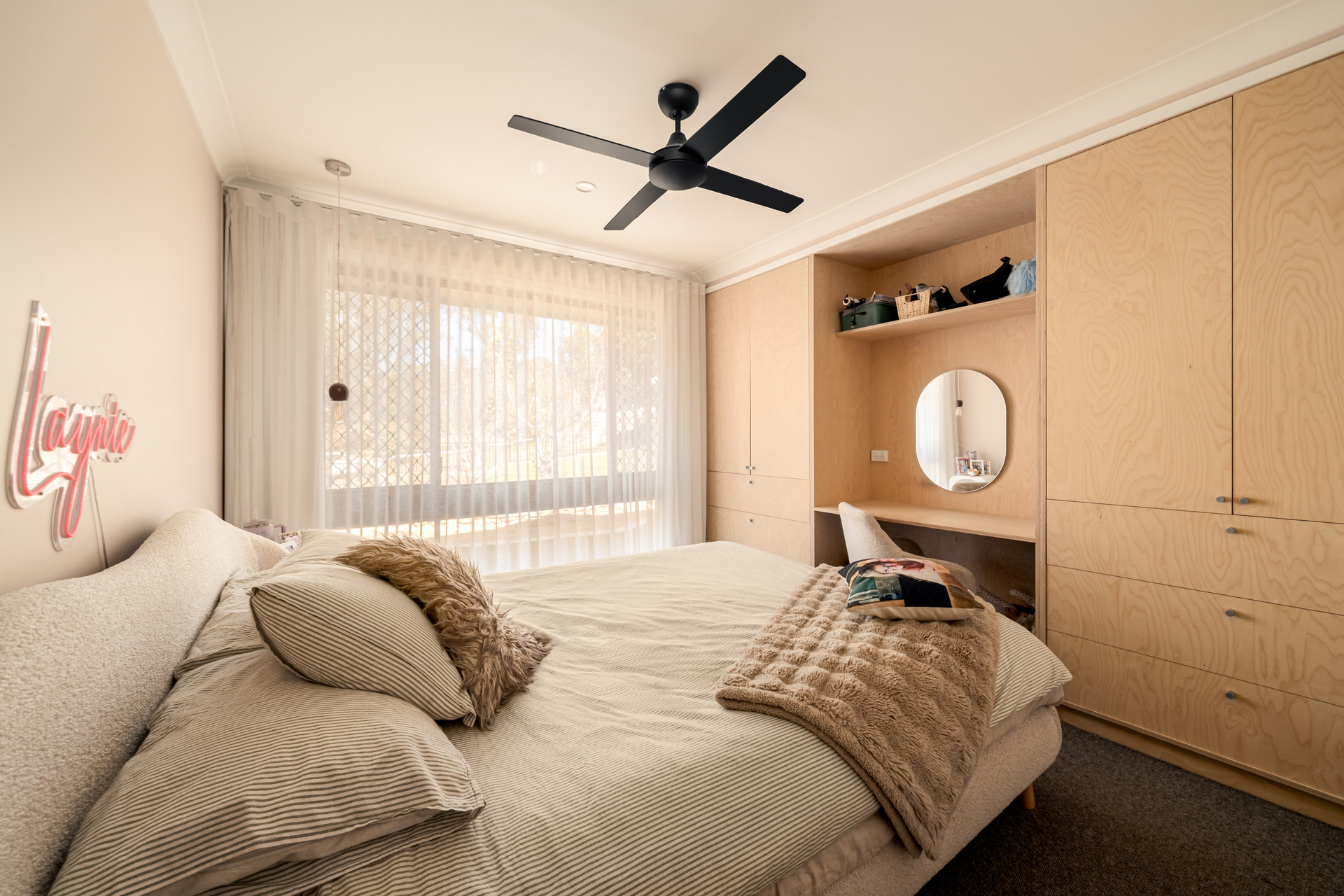 2 De Quency Road, Bullaburra, NSW 2784 AUS