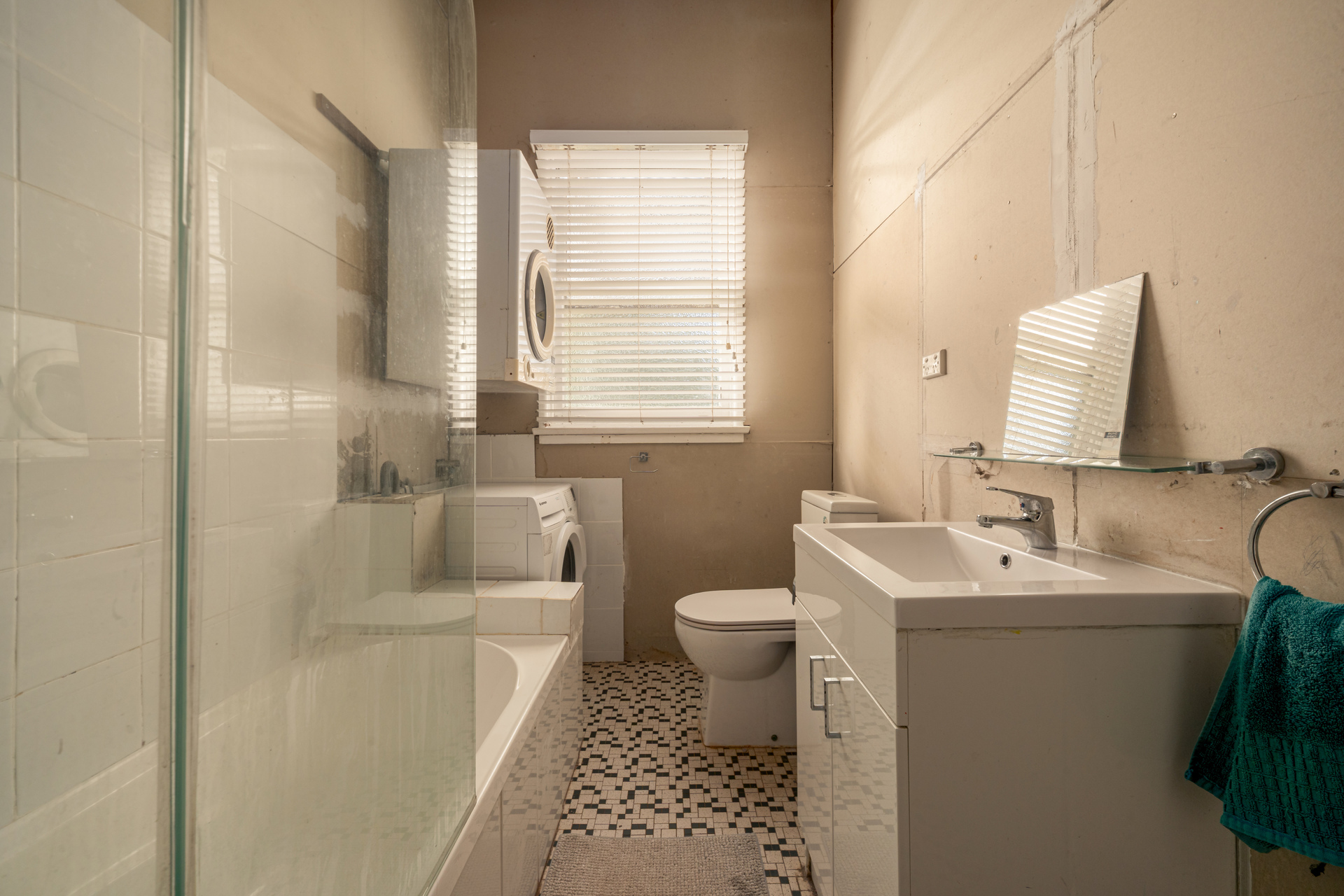 92 Clear View Parade, Hazelbrook, NSW 2779 AUS