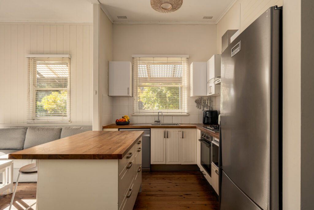 92 Clear View Parade, Hazelbrook, NSW 2779 AUS