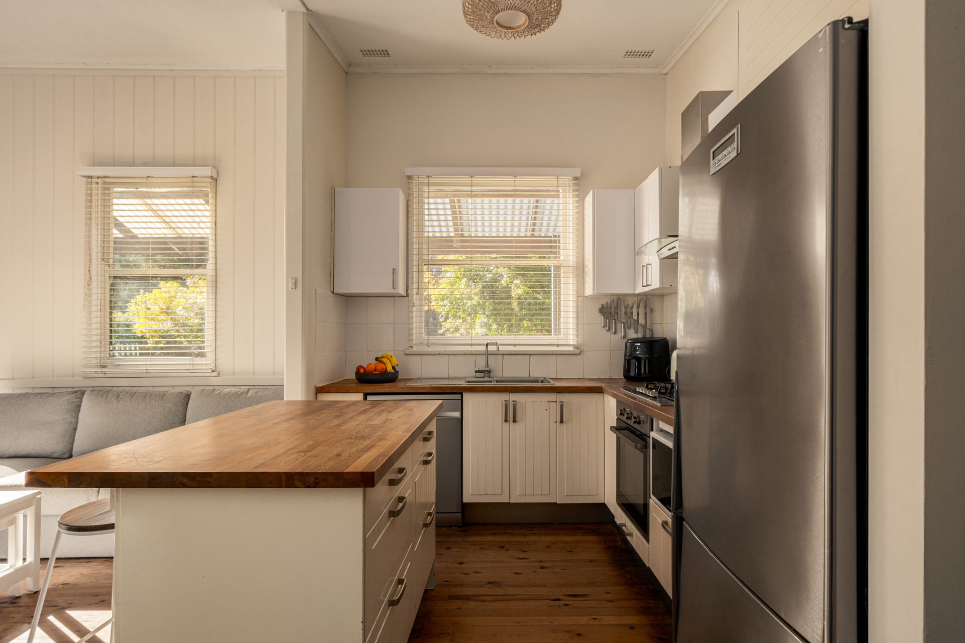 92 Clear View Parade, Hazelbrook, NSW 2779 AUS