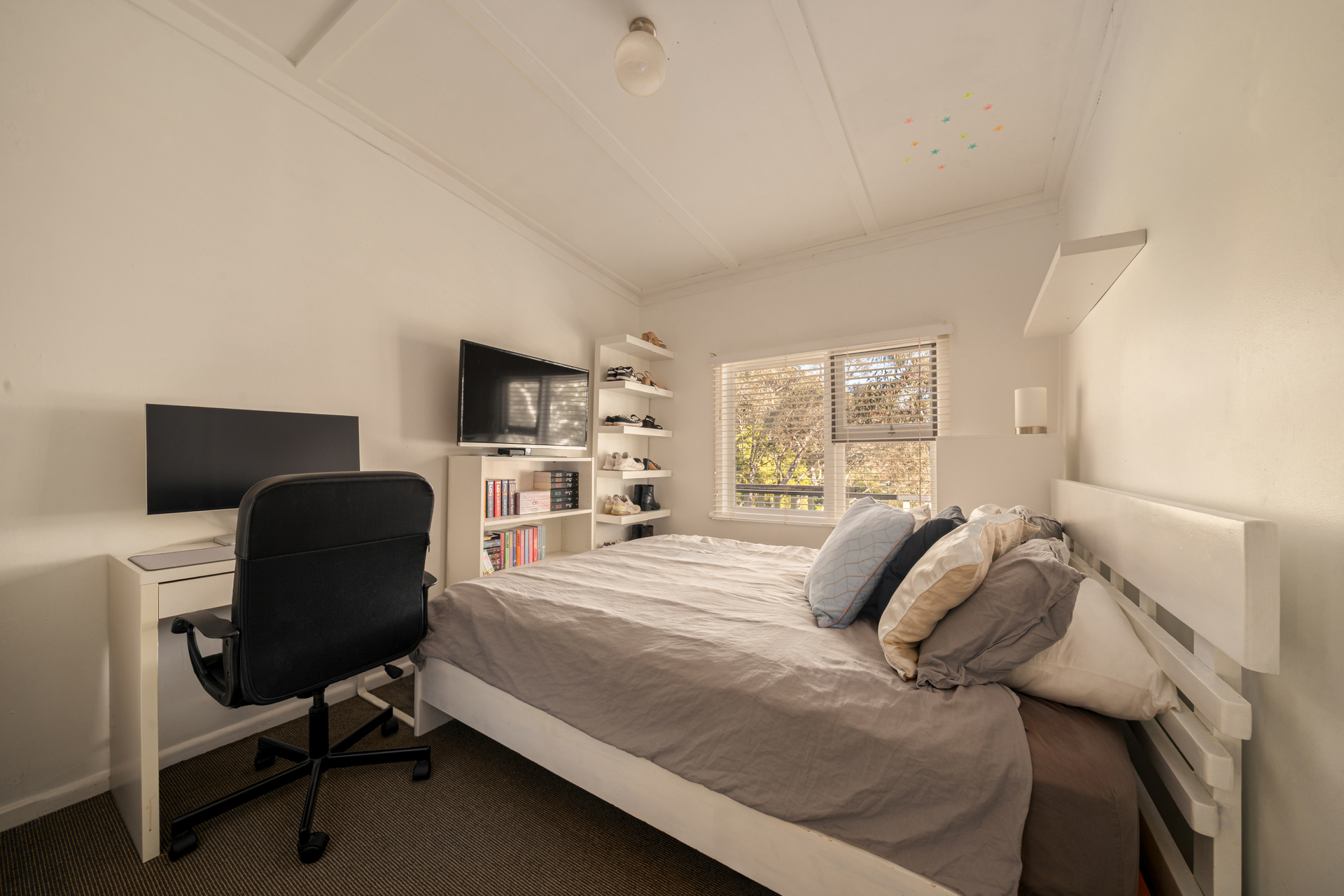 92 Clear View Parade, Hazelbrook, NSW 2779 AUS