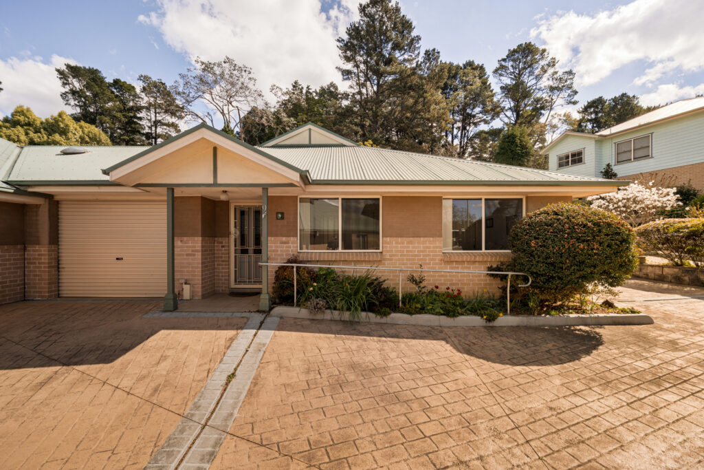 9/11 Cale Lane, Wentworth Falls, NSW 2782 AUS
