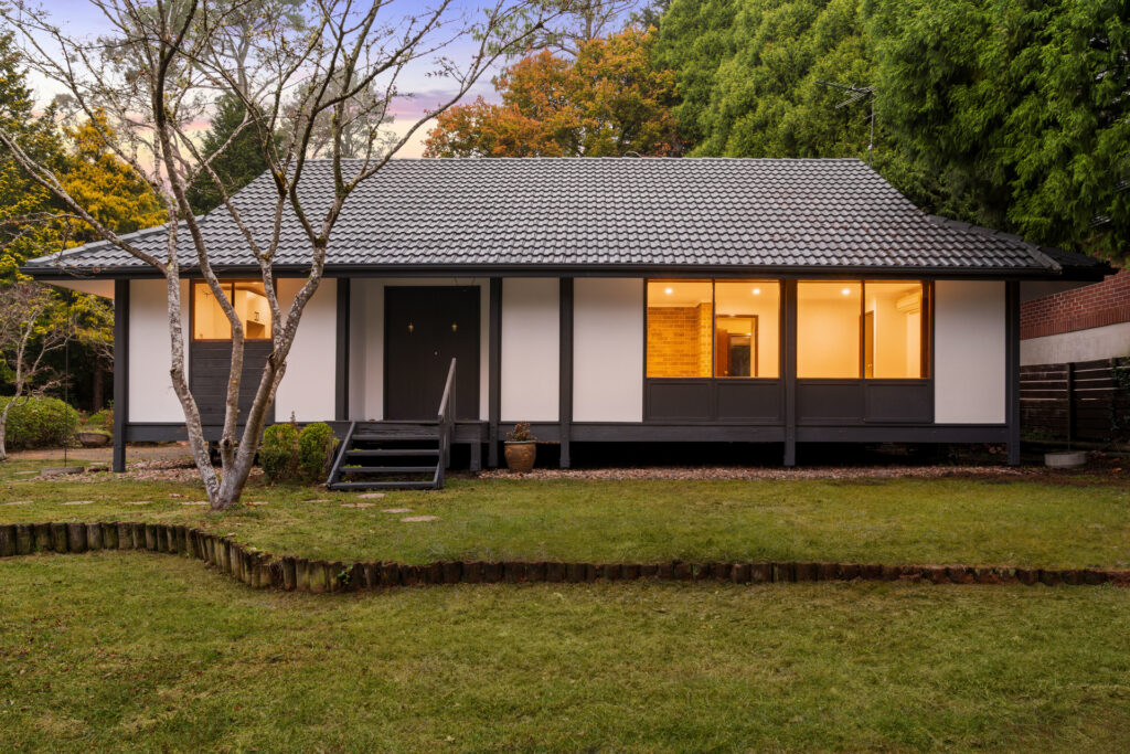 3 Morven Road, Leura, NSW 2780 AUS