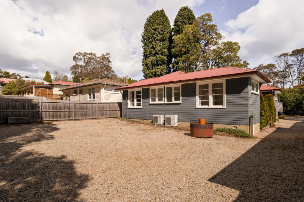 20 Lakeview Avenue, Blackheath, NSW 2785 AUS
