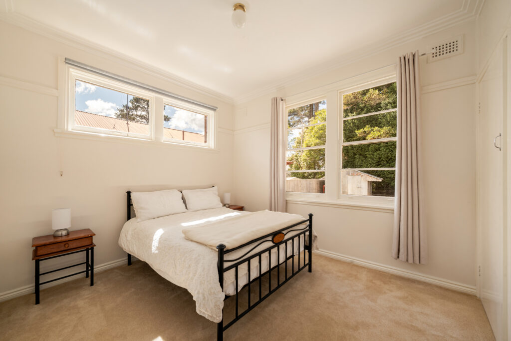 20 Lakeview Avenue, Blackheath, NSW 2785 AUS