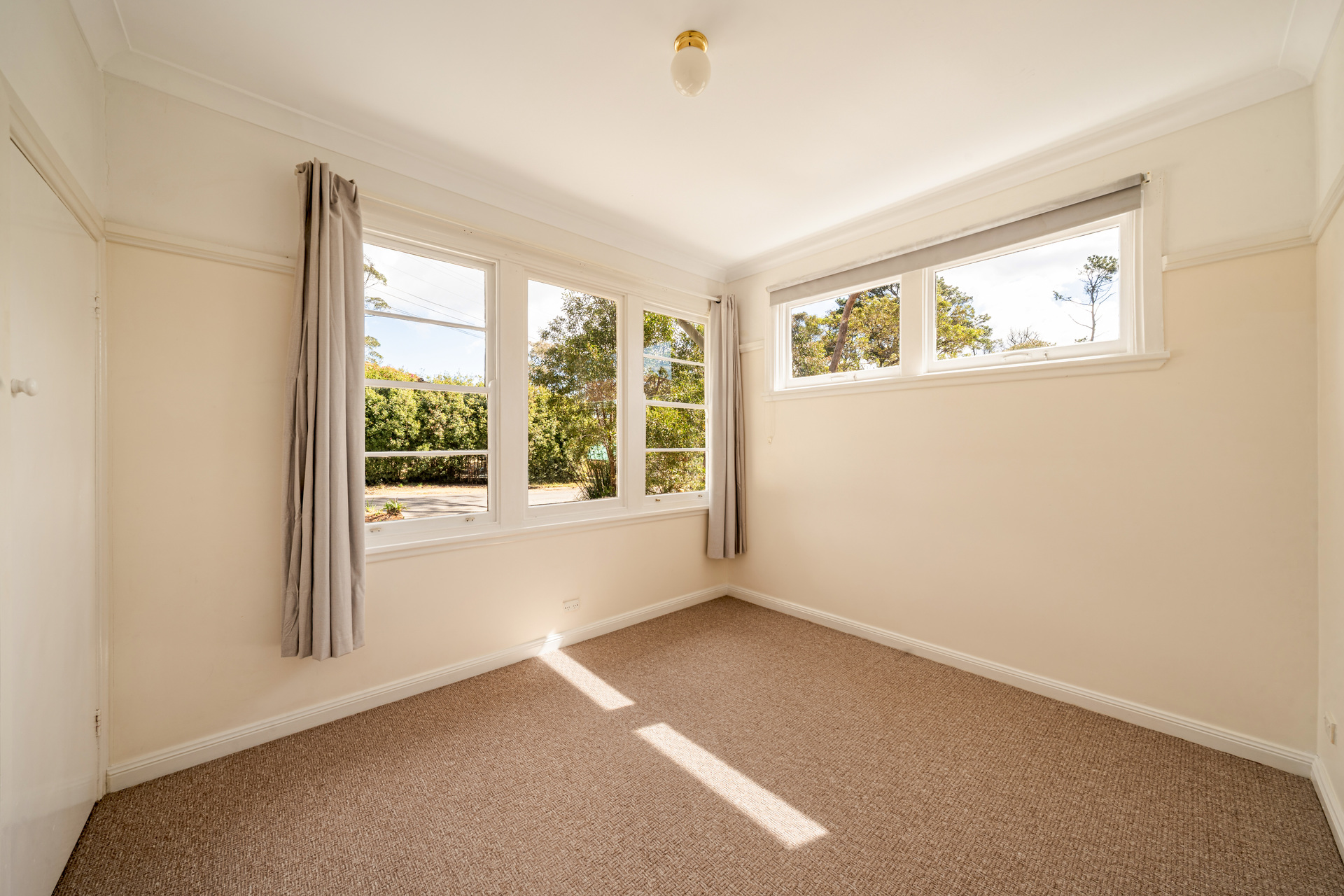 20 Lakeview Avenue, Blackheath, NSW 2785 AUS