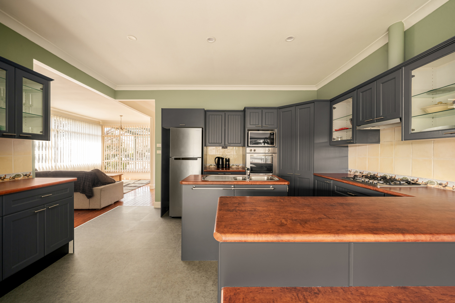 86 White Cross Road, Winmalee, NSW 2777 AUS