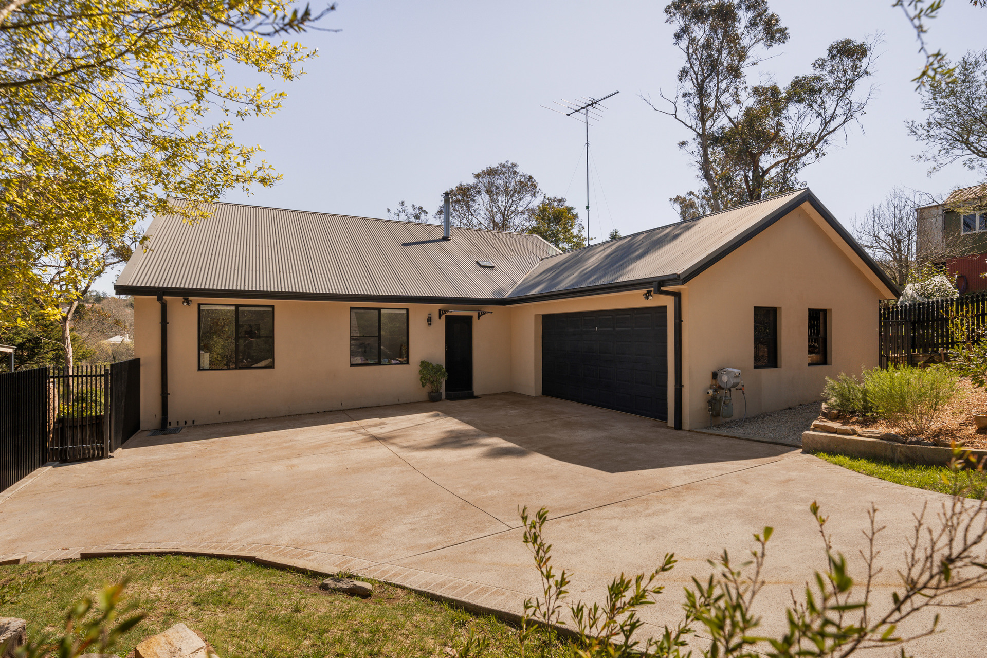 12 Govett Street, Katoomba, NSW 2780 AUS