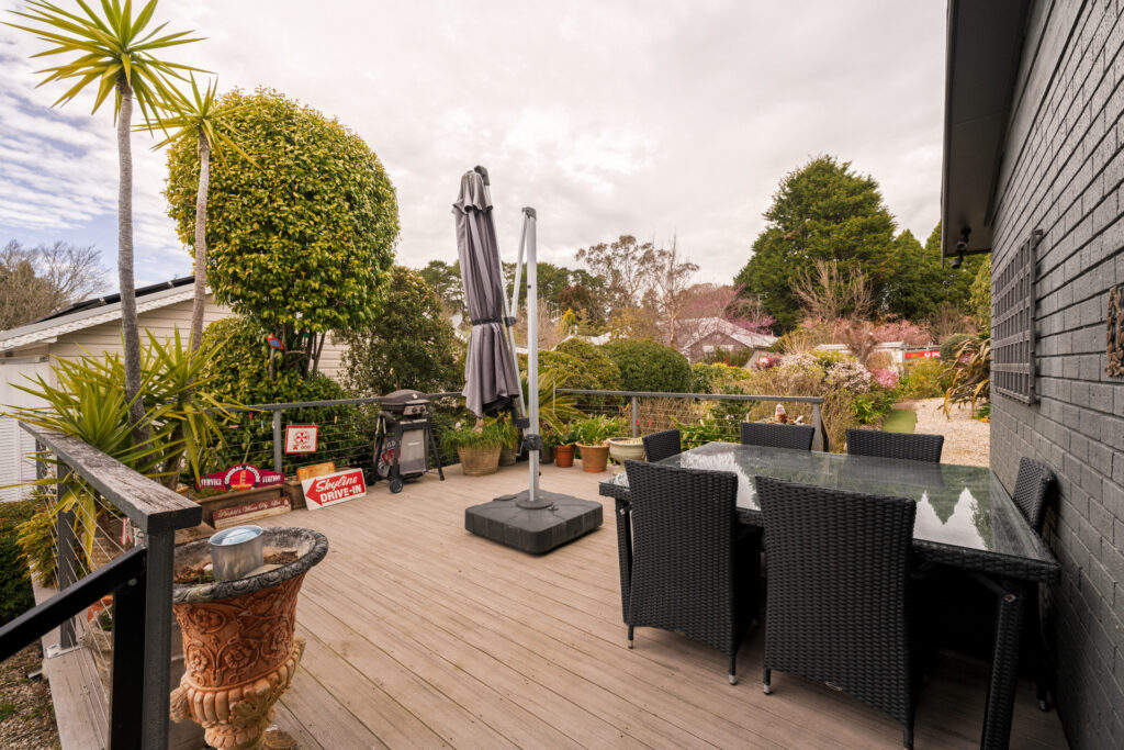 60 Backhouse Street, Wentworth Falls, NSW 2782 AUS