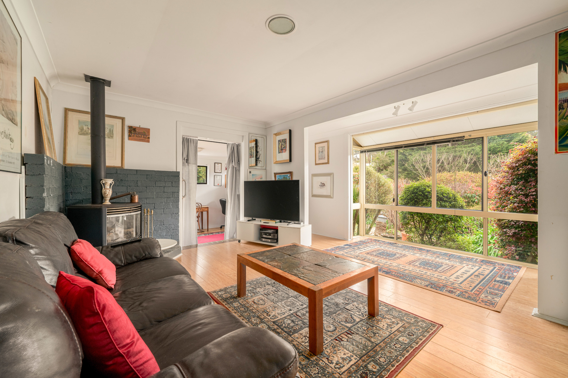 60 Backhouse Street, Wentworth Falls, NSW 2782 AUS