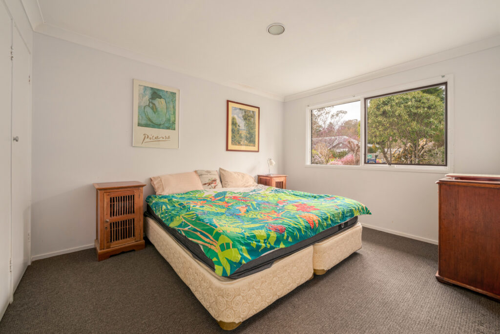 60 Backhouse Street, Wentworth Falls, NSW 2782 AUS