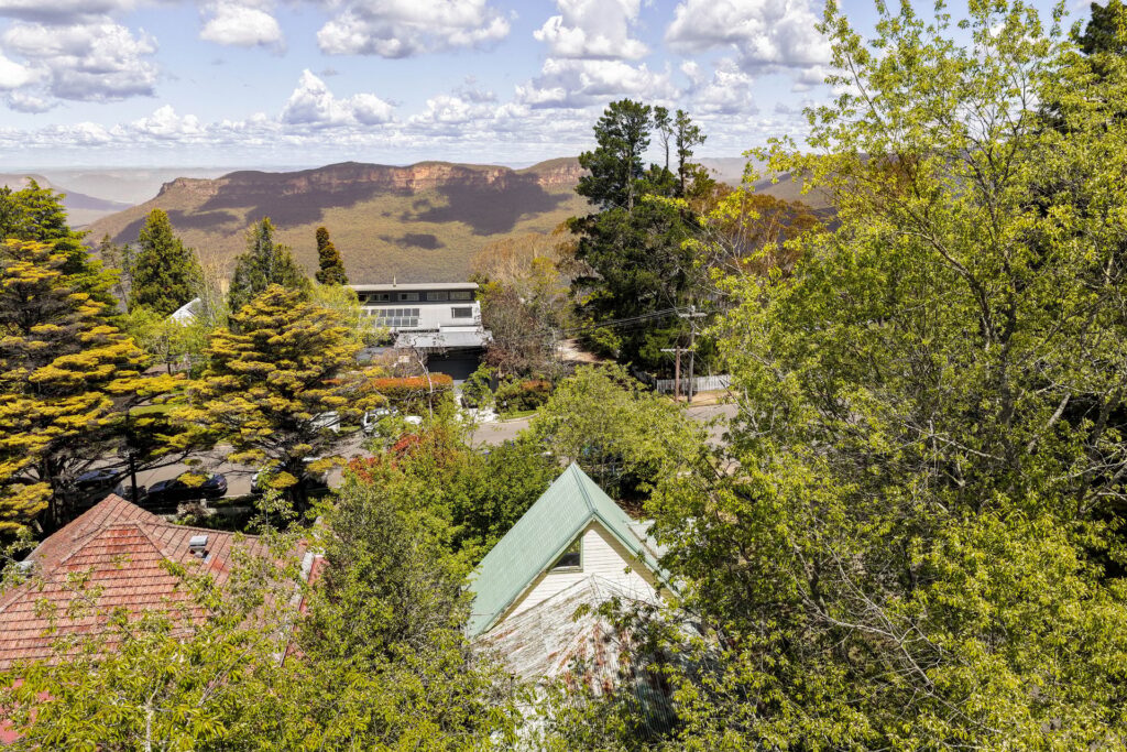 38 Olympian Parade, Leura, NSW 2780 AUS