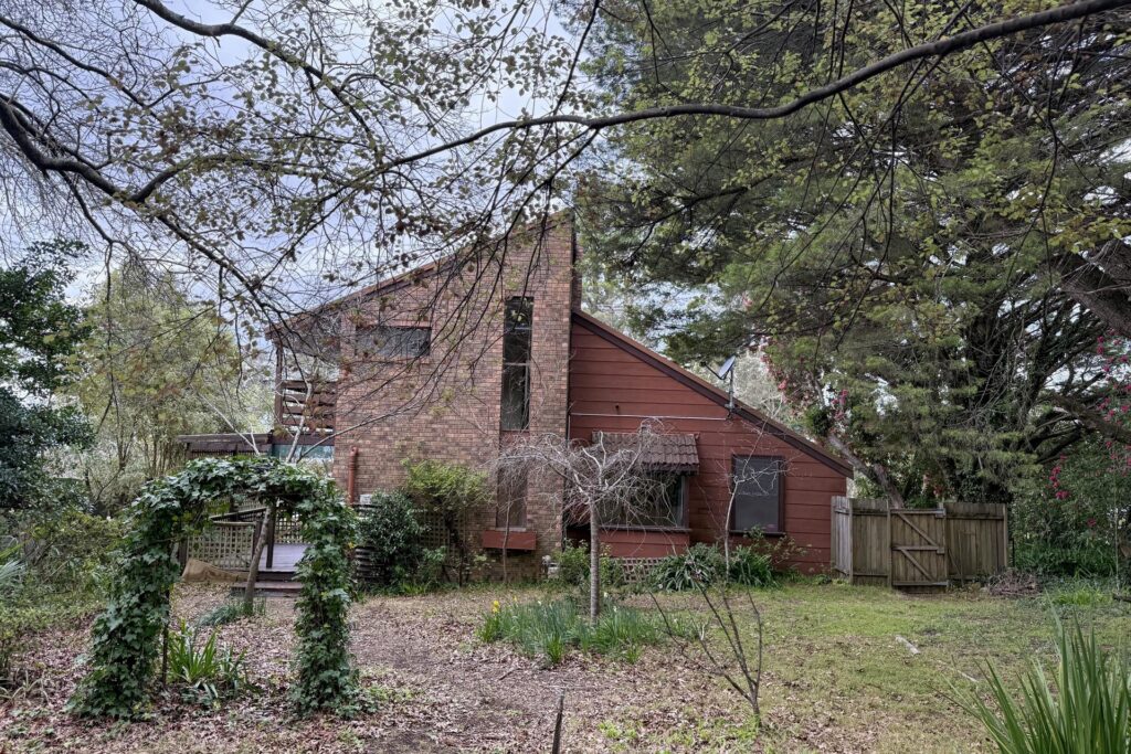 42 Henderson Road, Wentworth Falls, NSW 2782 AUS