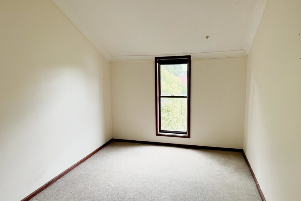 42 Henderson Road, Wentworth Falls, NSW 2782 AUS