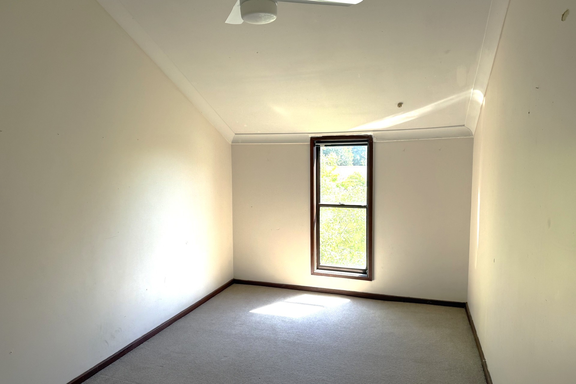 42 Henderson Road, Wentworth Falls, NSW 2782 AUS
