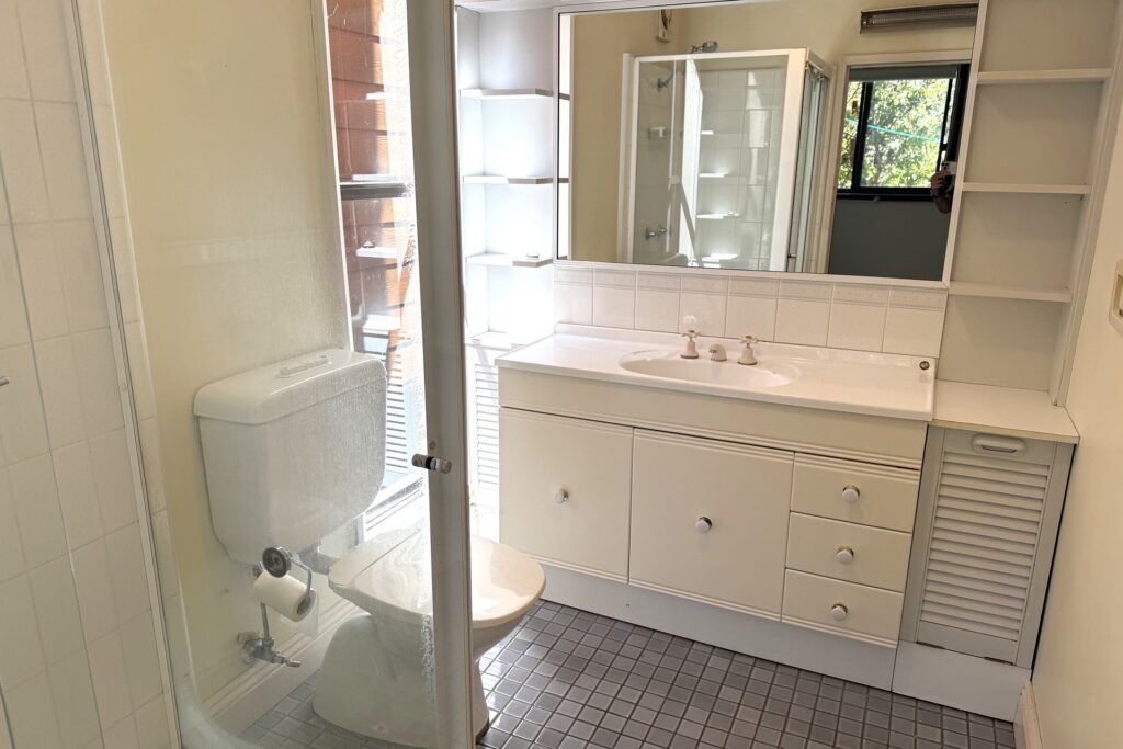 42 Henderson Road, Wentworth Falls, NSW 2782 AUS