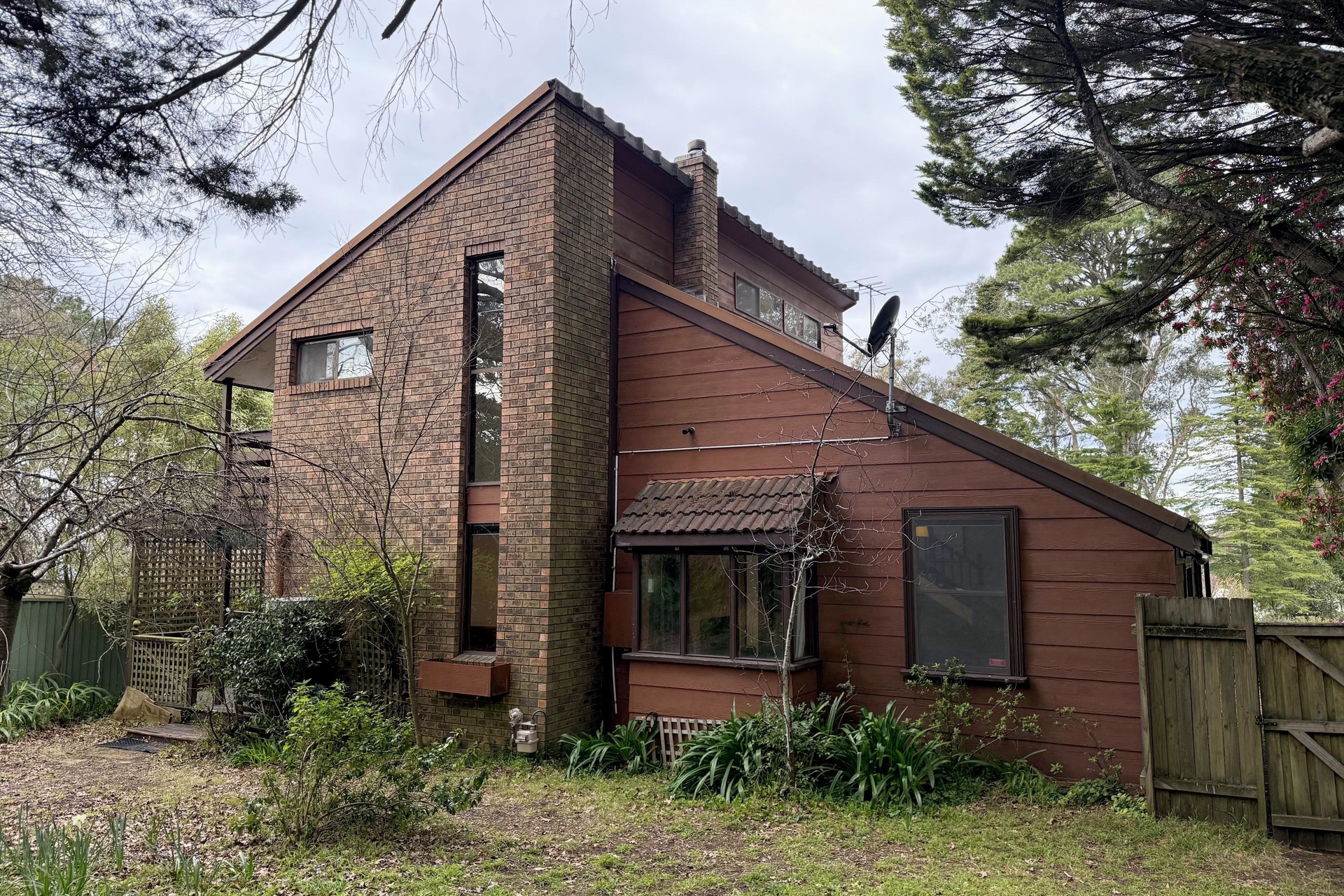 42 Henderson Road, Wentworth Falls, NSW 2782 AUS
