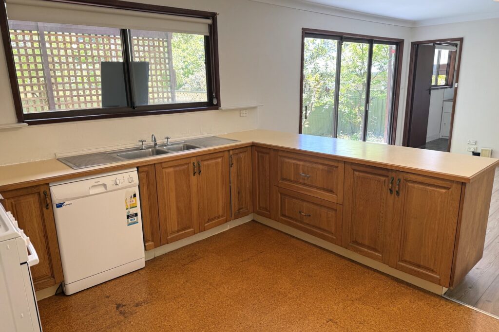 42 Henderson Road, Wentworth Falls, NSW 2782 AUS