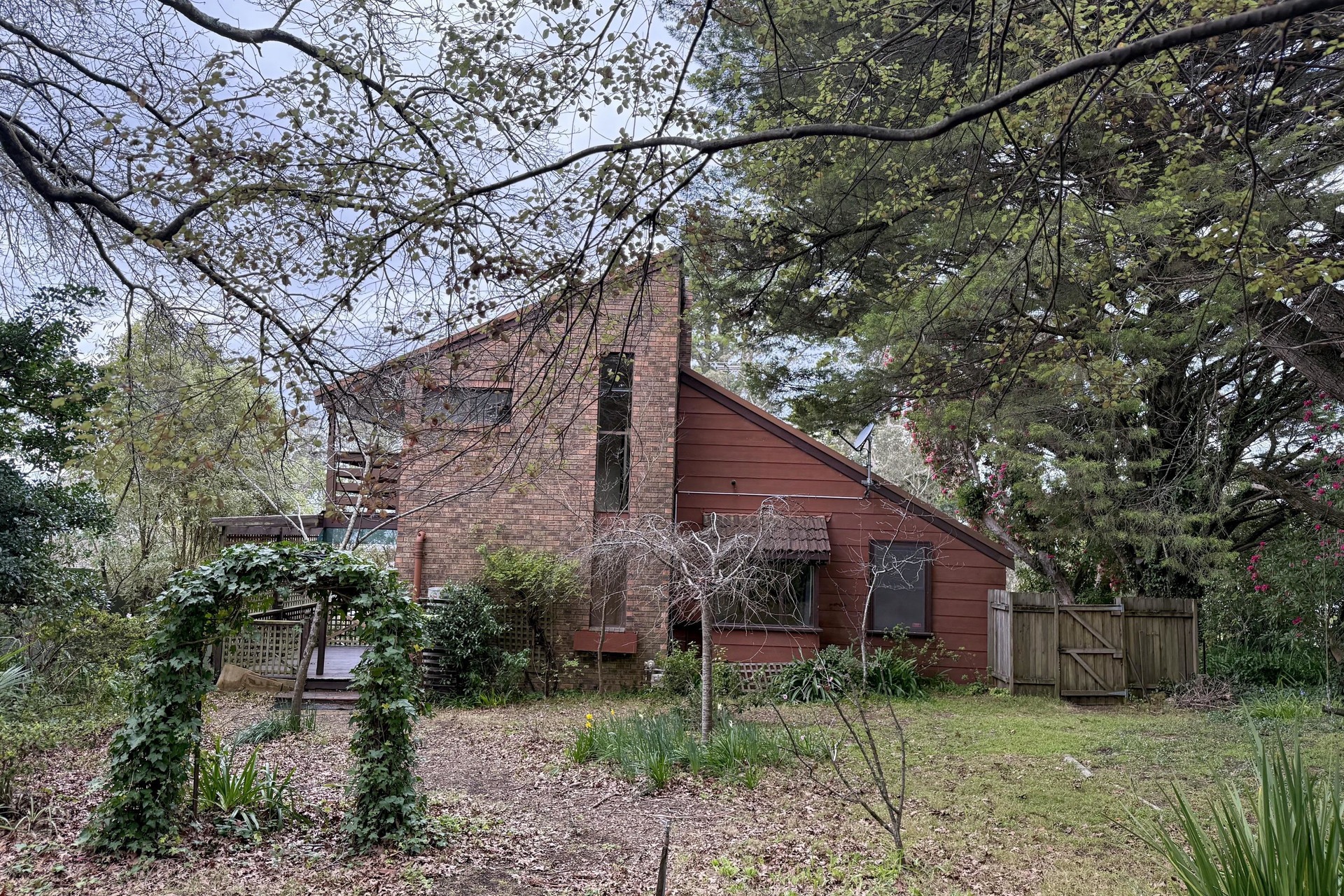 42 Henderson Road, Wentworth Falls, NSW 2782 AUS