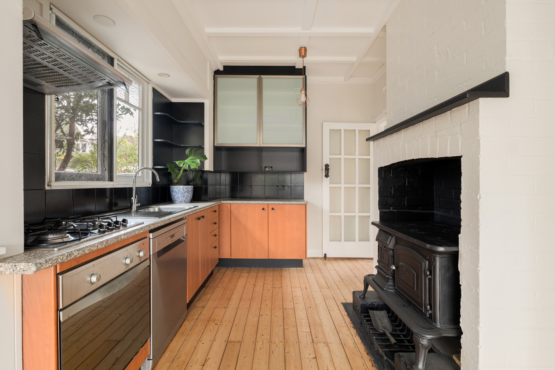 15 Mort Street, Katoomba, NSW 2780 AUS
