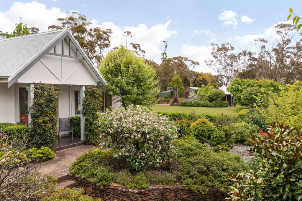 16-24 Redfern Street, Wentworth Falls, NSW 2782 AUS