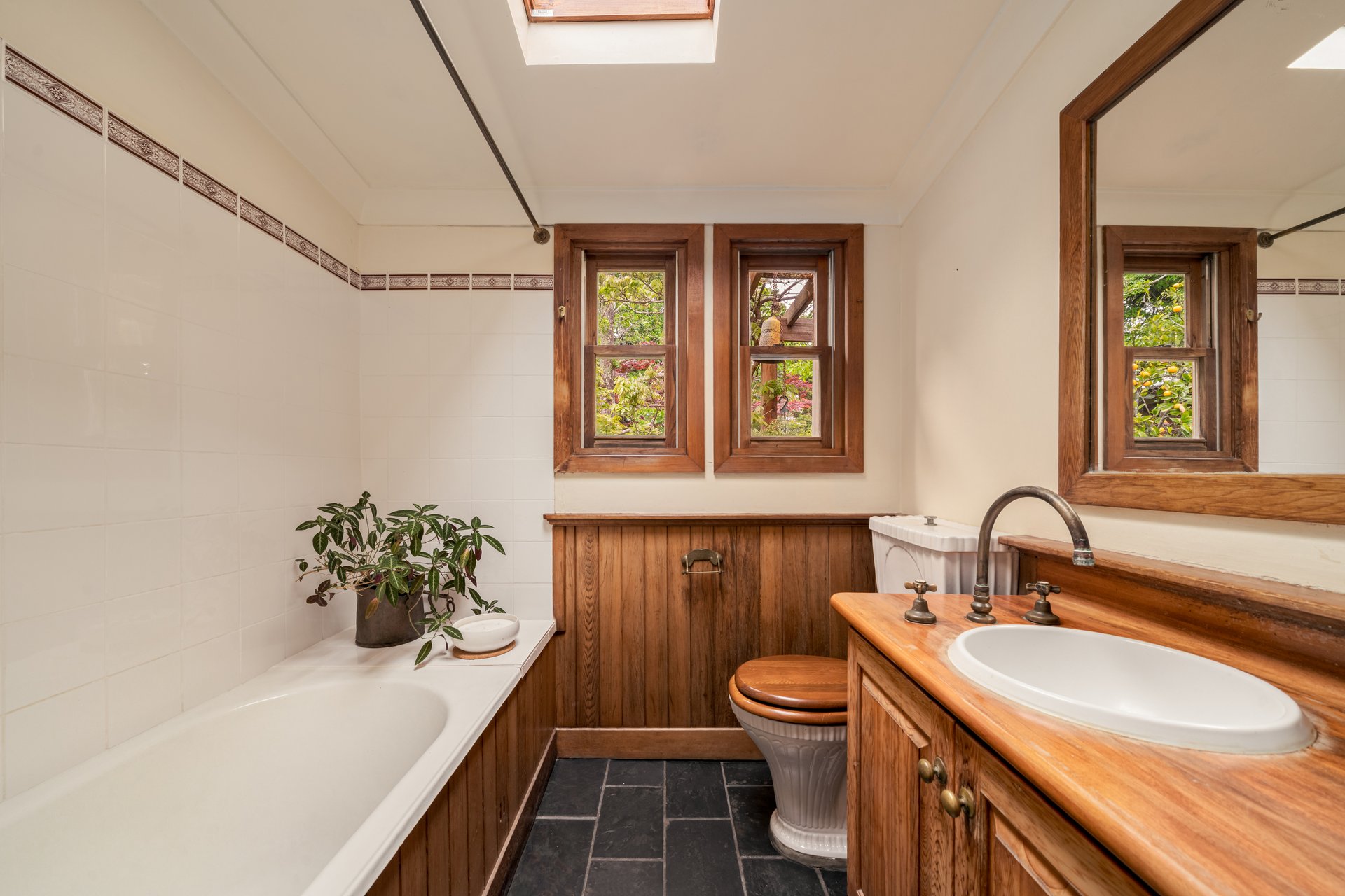 49 Wilson Street, Wentworth Falls, NSW 2782 AUS