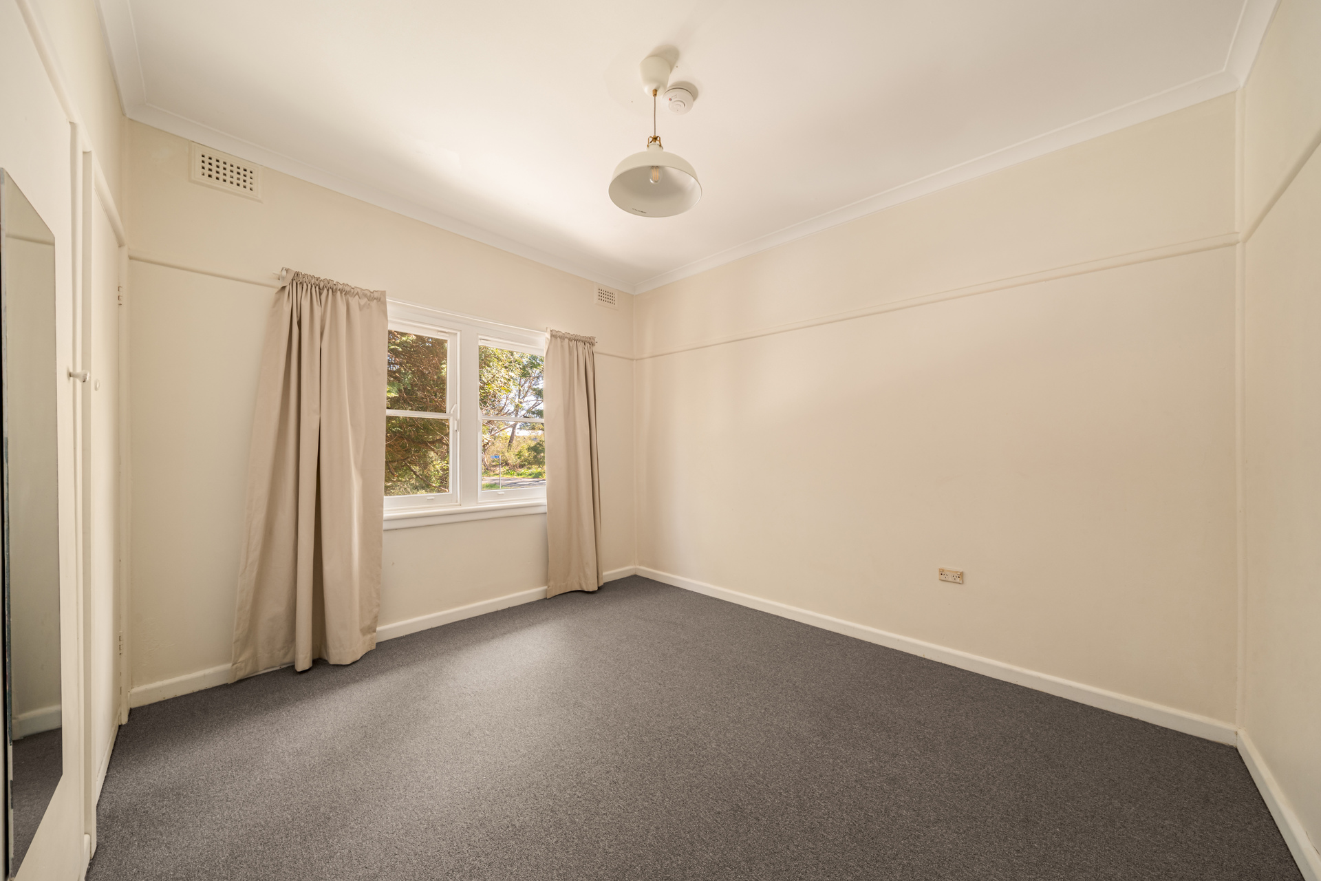 27 Dora Street, Katoomba, NSW 2780 AUS