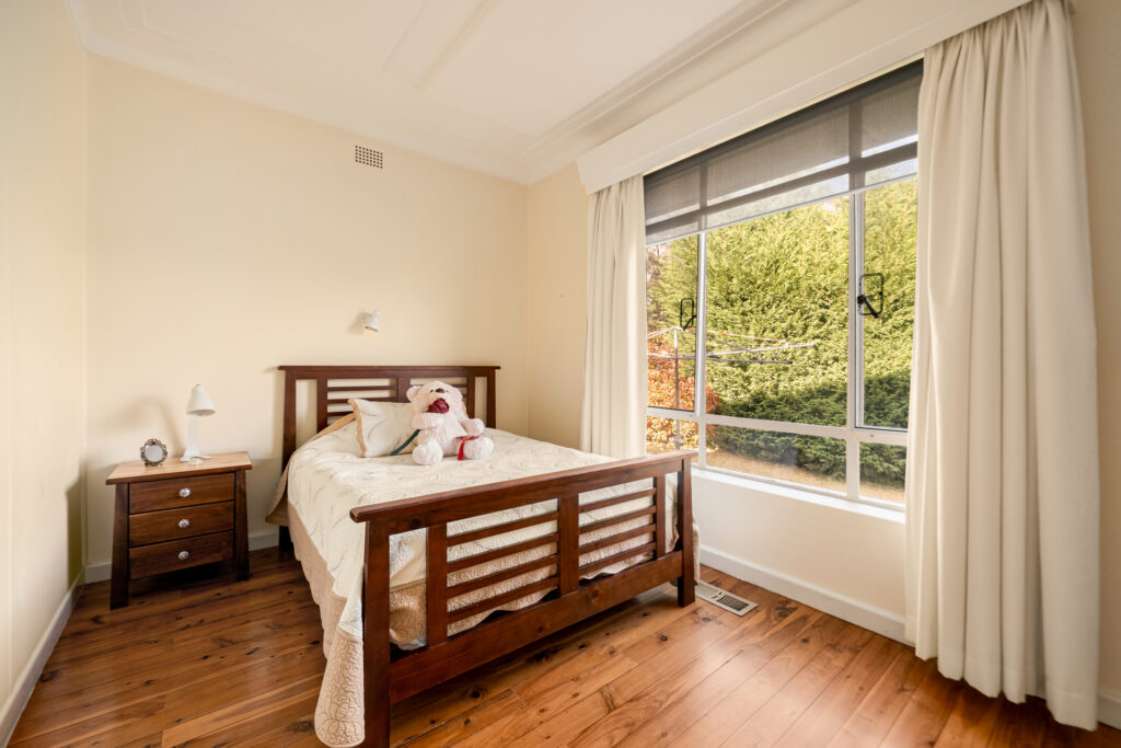 6 West Street, Lithgow, NSW 2790 AUS