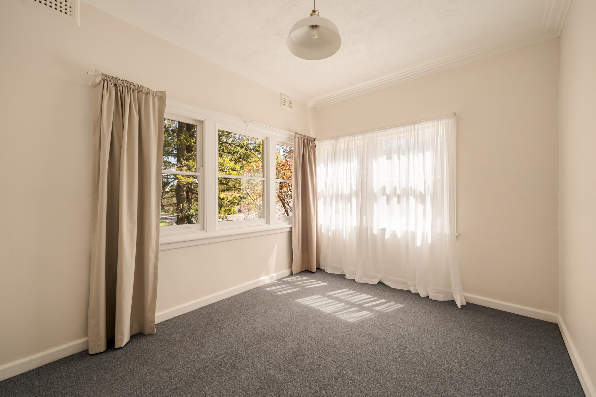 27 Dora Street, Katoomba, NSW 2780 AUS