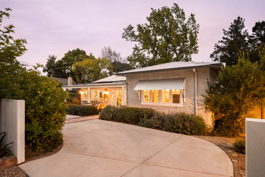 154 Blaxland Road, Wentworth Falls, NSW 2782 AUS