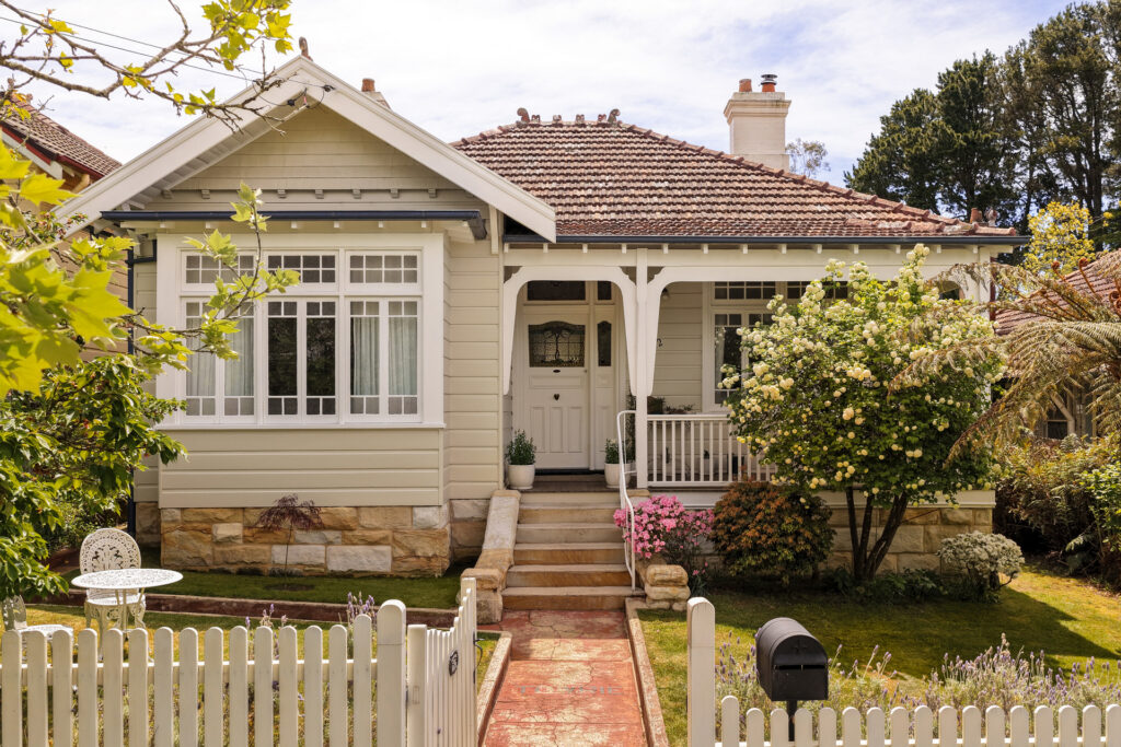 102 Waratah Street, Katoomba, NSW 2780 AUS