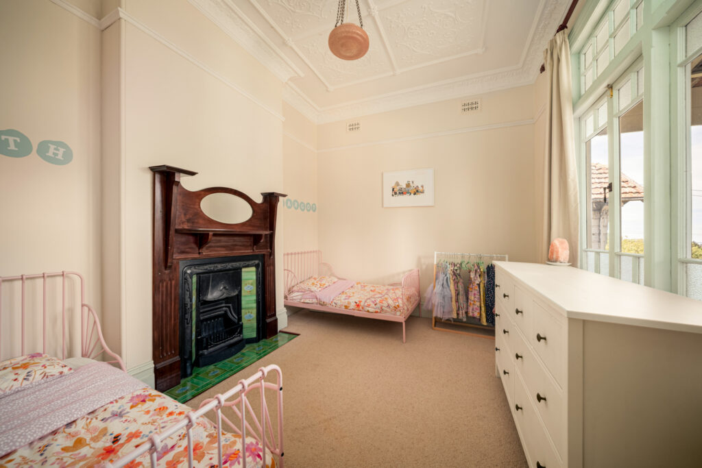 102 Waratah Street, Katoomba, NSW 2780 AUS