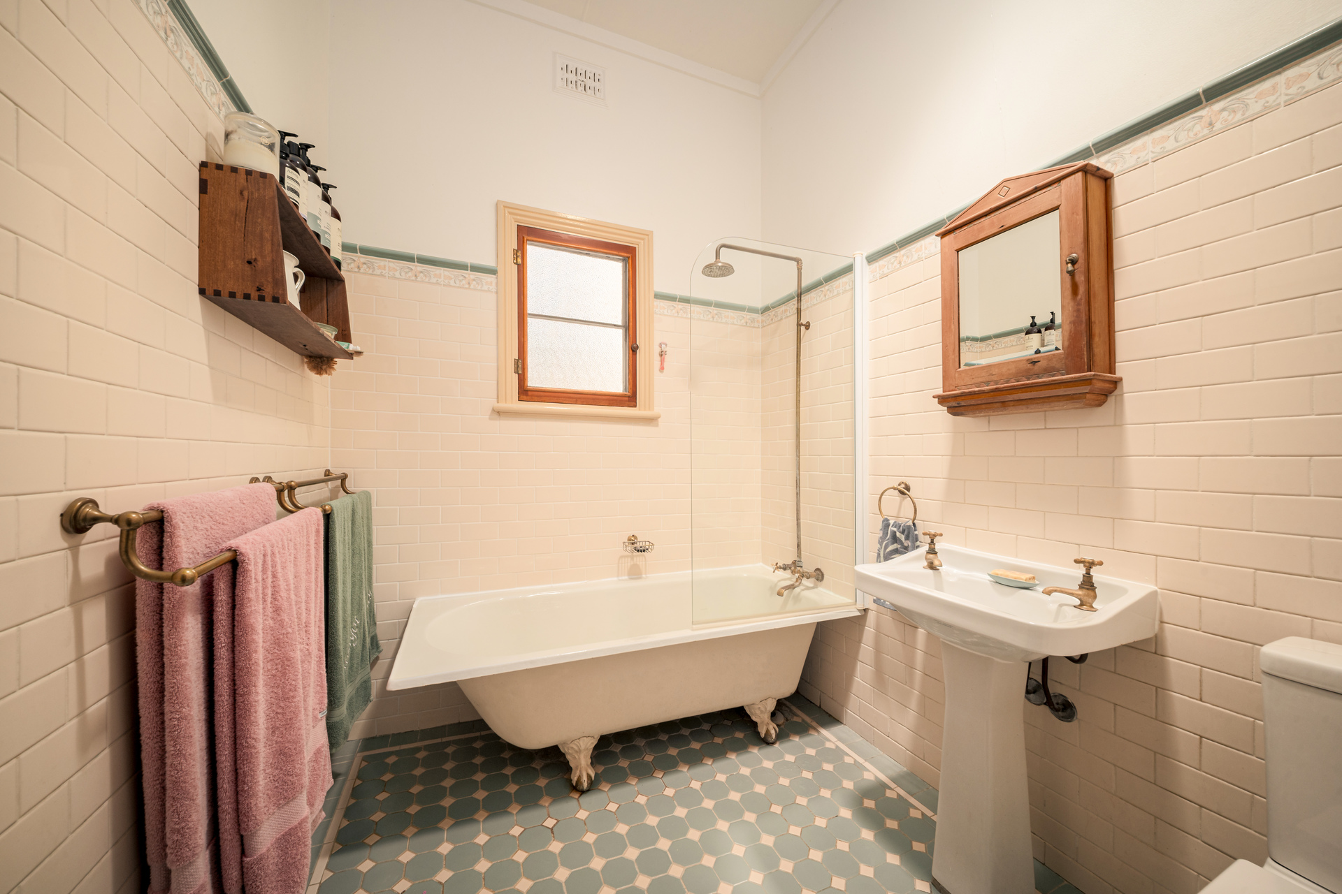 102 Waratah Street, Katoomba, NSW 2780 AUS