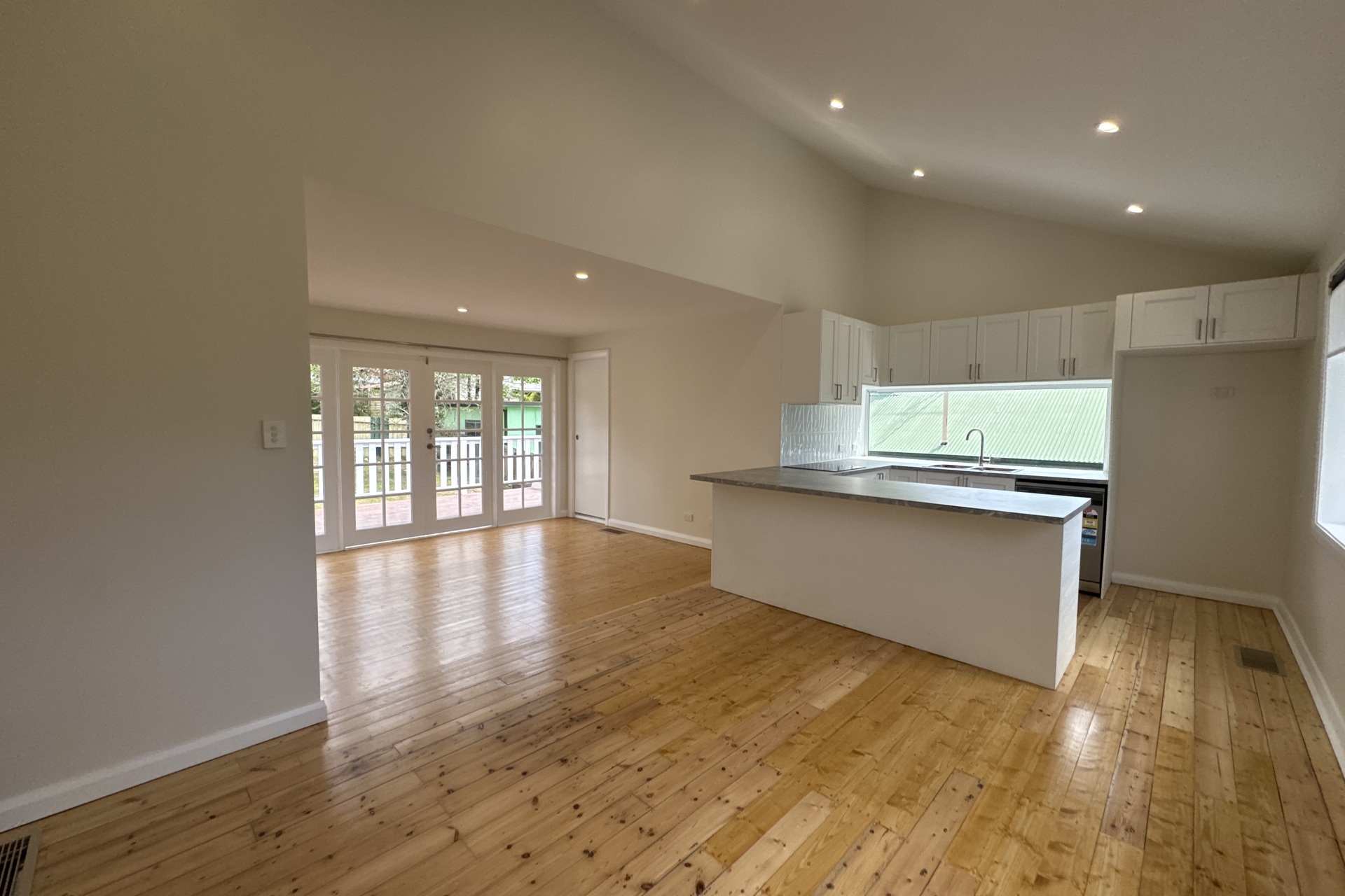 11 Orient Street, Katoomba, NSW 2780 AUS